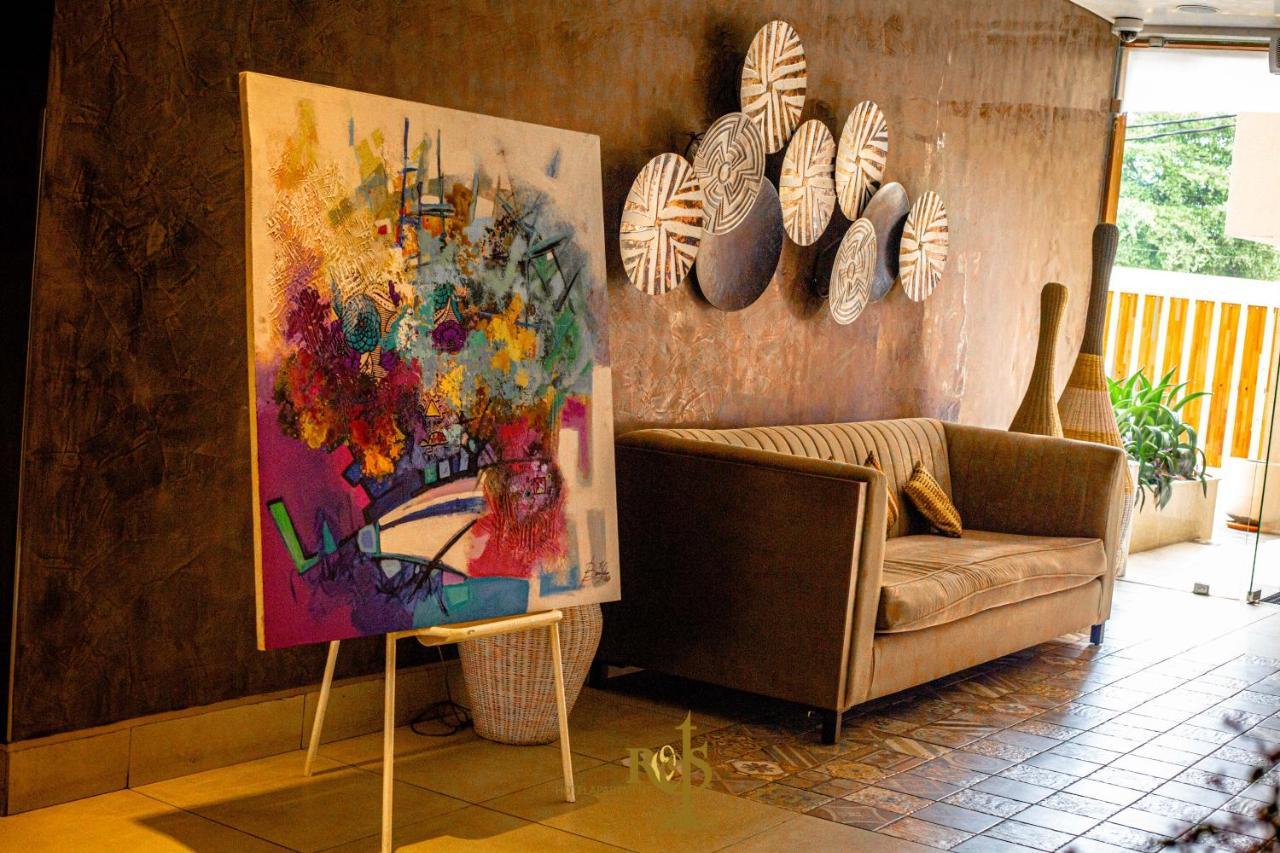 Roots Hotel Apartments Abidżan Zewnętrze zdjęcie