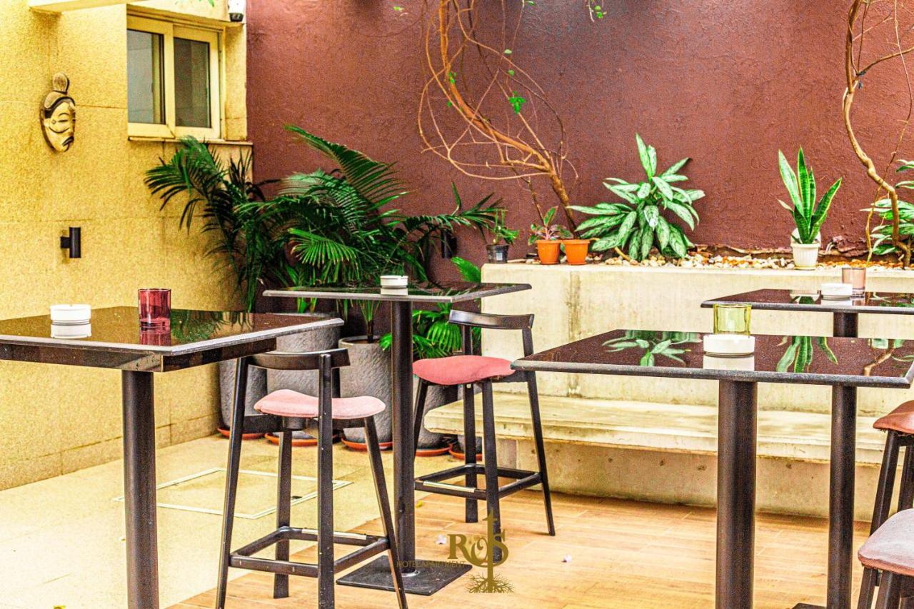 Roots Hotel Apartments Abidżan Zewnętrze zdjęcie