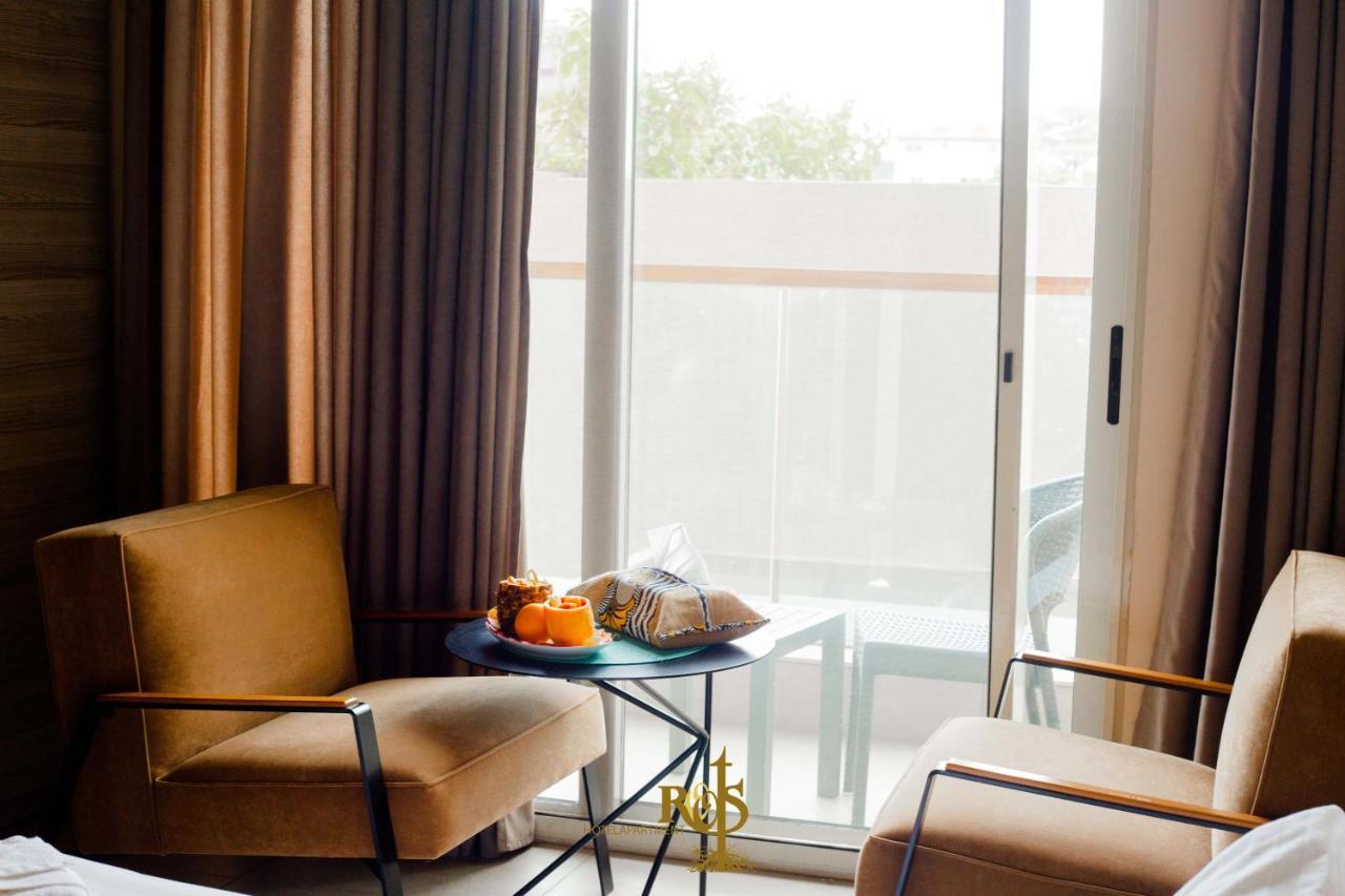 Roots Hotel Apartments Abidżan Zewnętrze zdjęcie