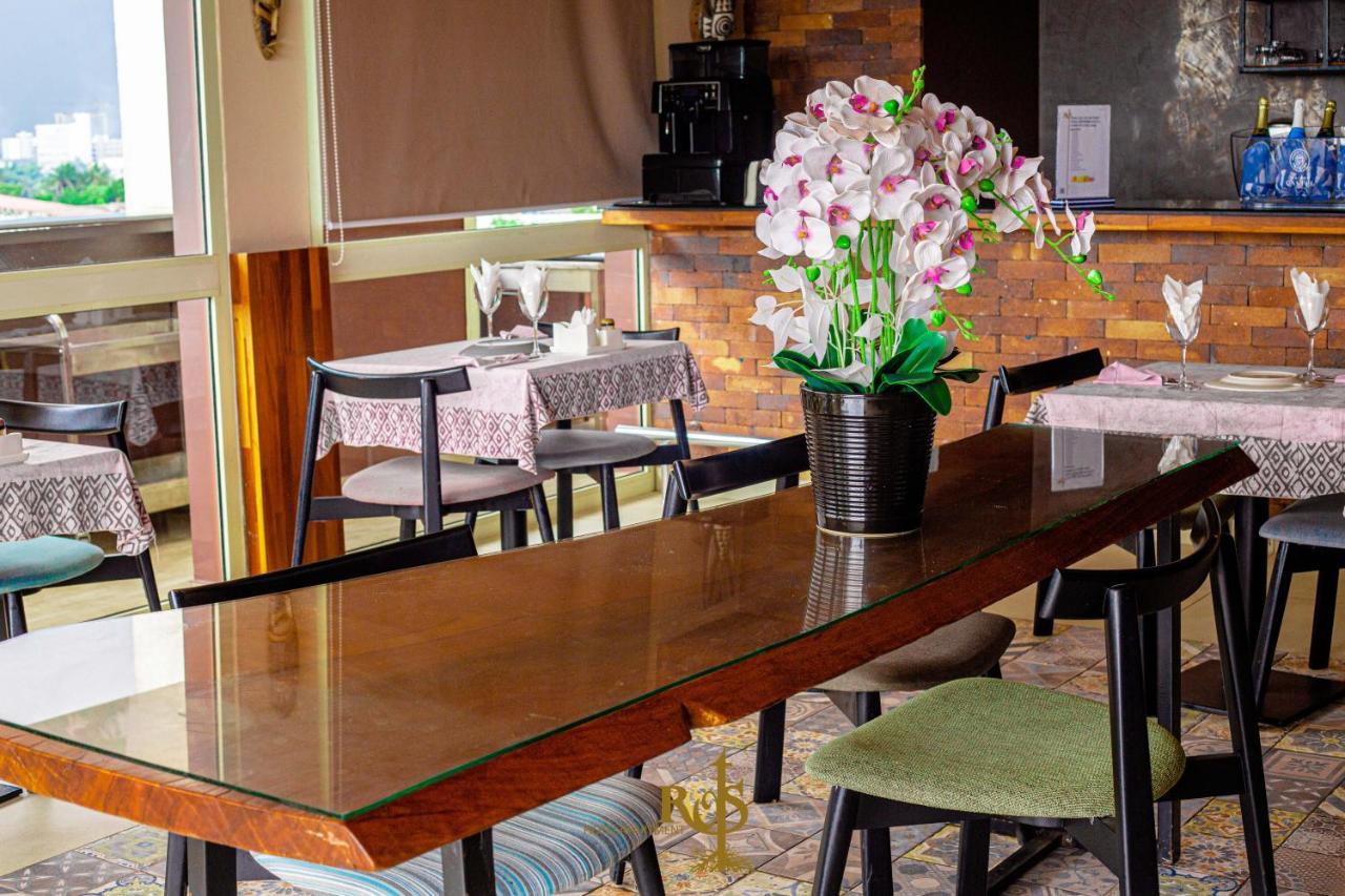 Roots Hotel Apartments Abidżan Zewnętrze zdjęcie