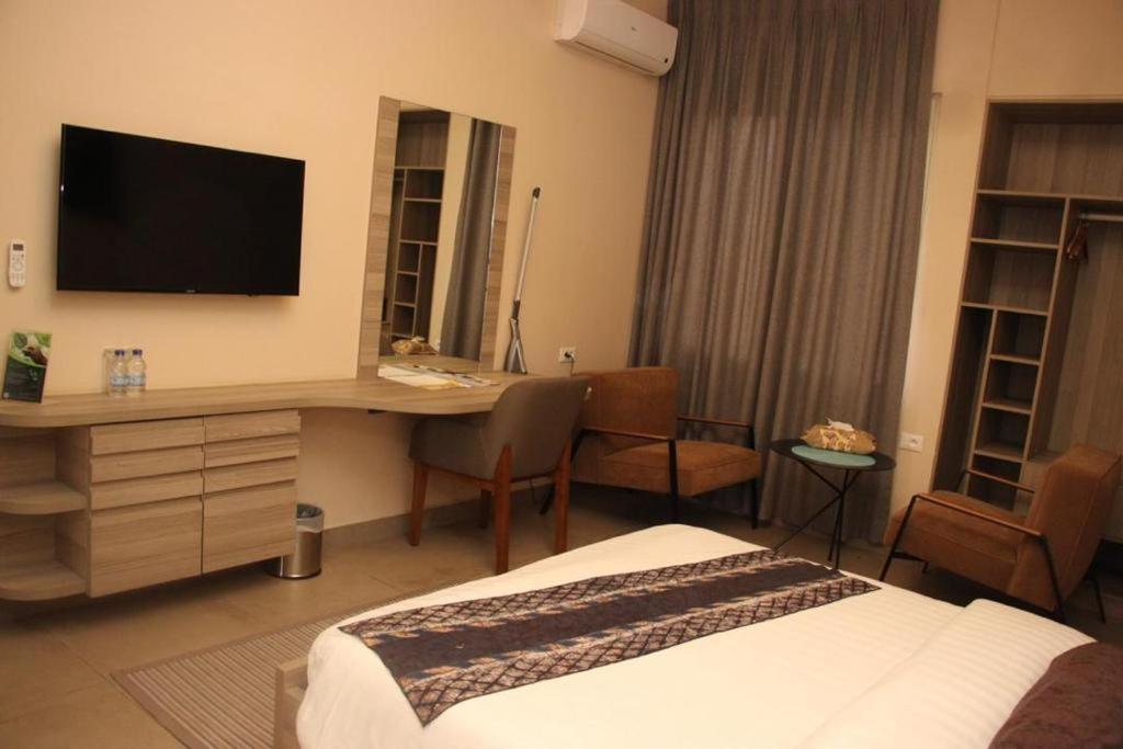 Roots Hotel Apartments Abidżan Zewnętrze zdjęcie