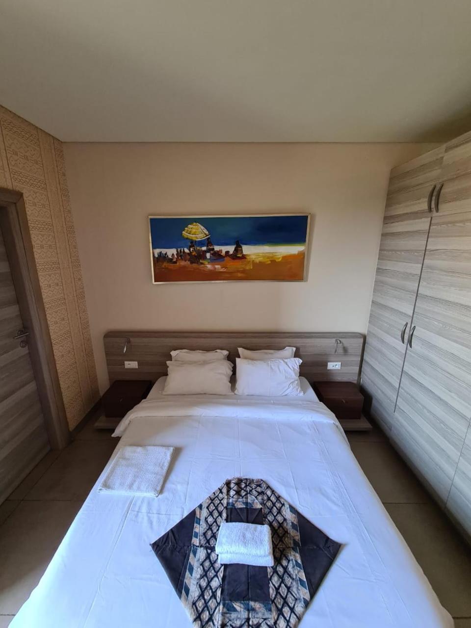 Roots Hotel Apartments Abidżan Zewnętrze zdjęcie