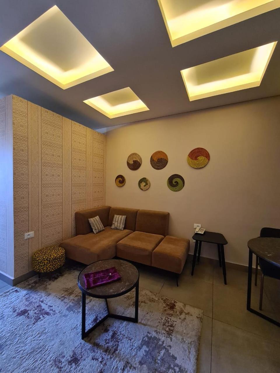Roots Hotel Apartments Abidżan Zewnętrze zdjęcie