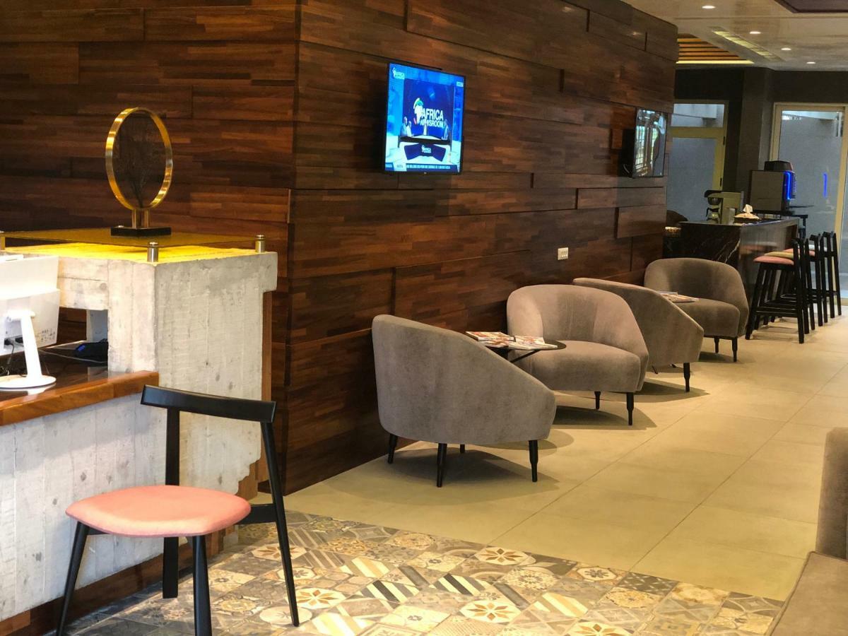 Roots Hotel Apartments Abidżan Zewnętrze zdjęcie