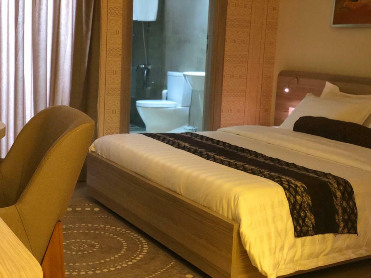 Roots Hotel Apartments Abidżan Zewnętrze zdjęcie