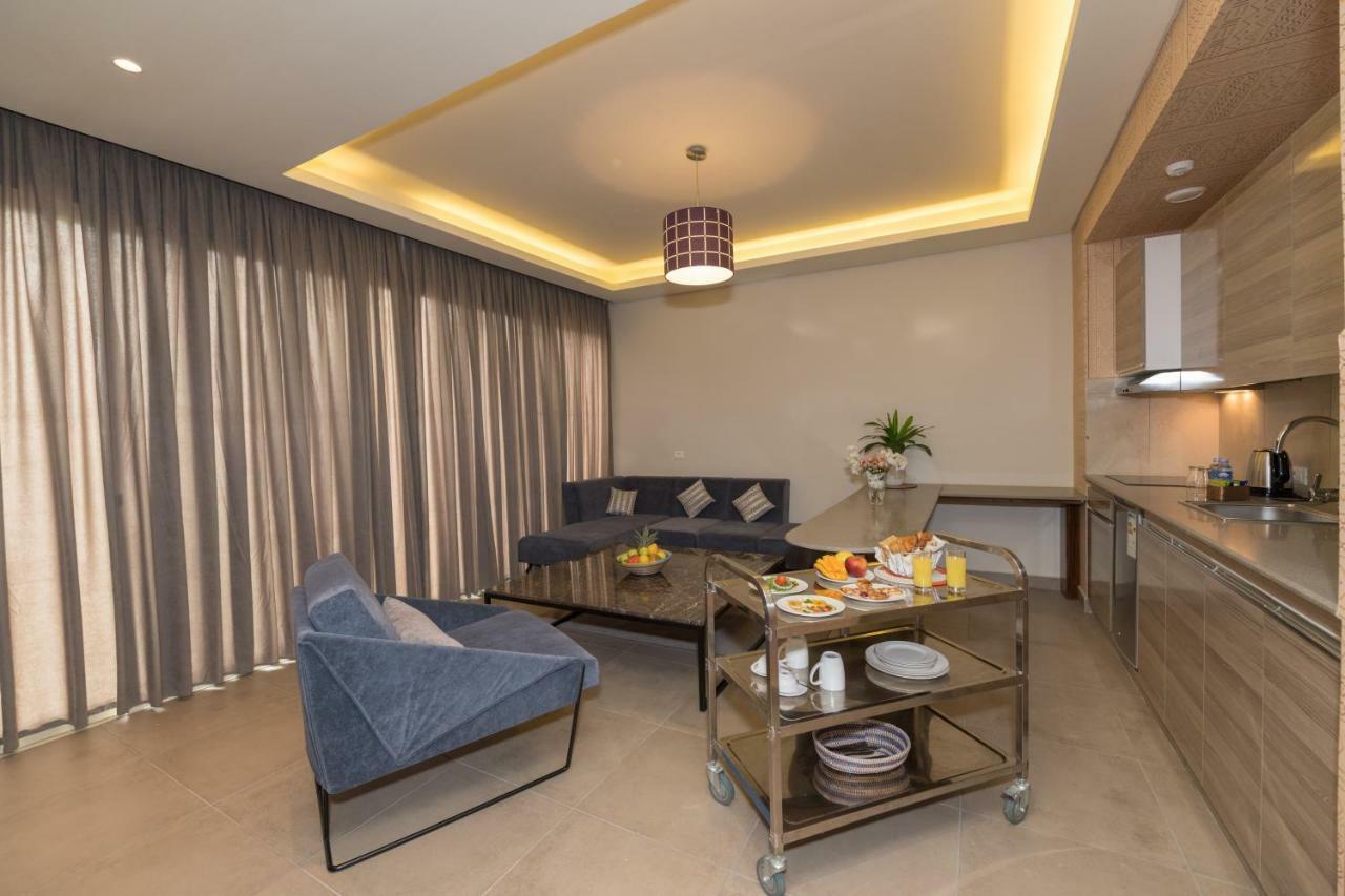 Roots Hotel Apartments Abidżan Zewnętrze zdjęcie