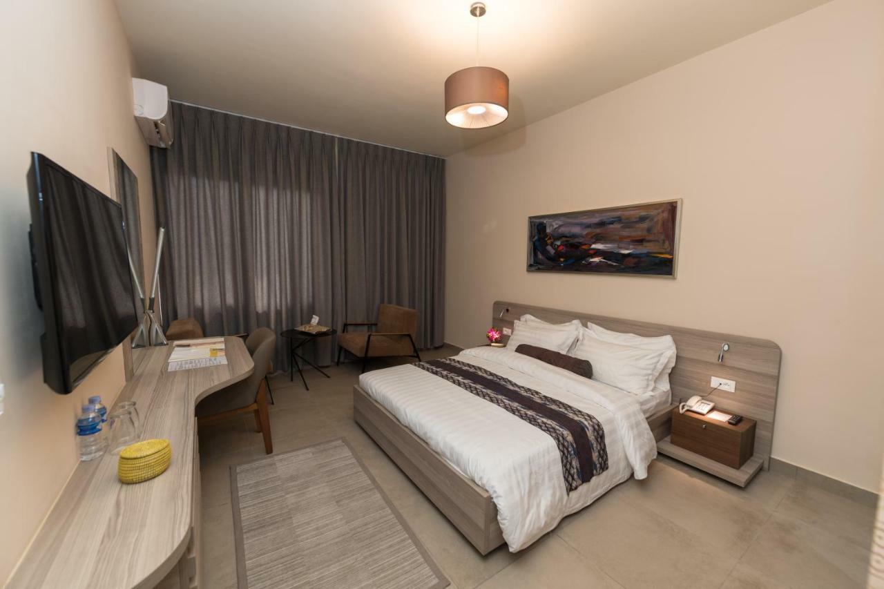 Roots Hotel Apartments Abidżan Zewnętrze zdjęcie