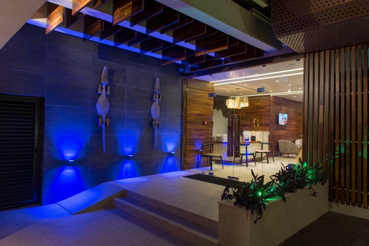 Roots Hotel Apartments Abidżan Zewnętrze zdjęcie