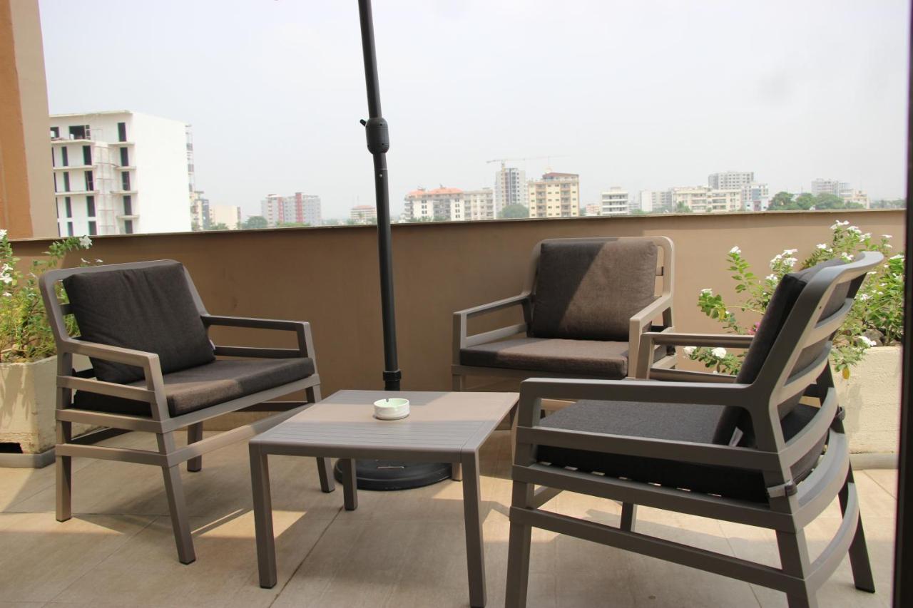 Roots Hotel Apartments Abidżan Zewnętrze zdjęcie